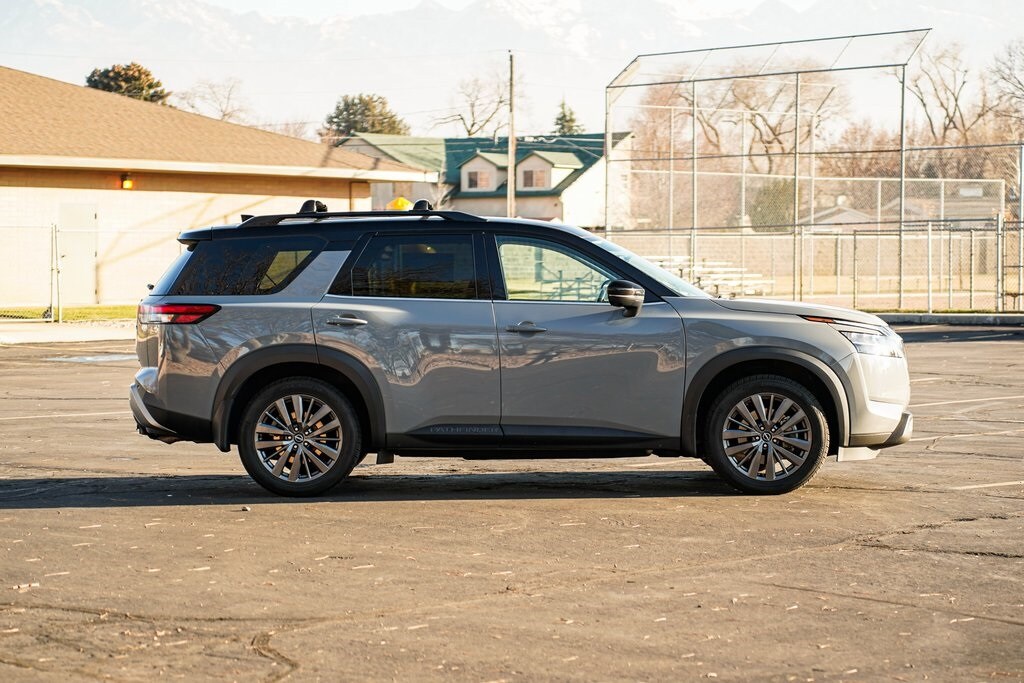 Used 2022 Nissan Pathfinder SL SUV