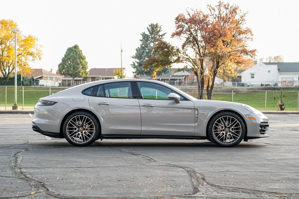 2023 Porsche Panamera 4 Platinum photo 4