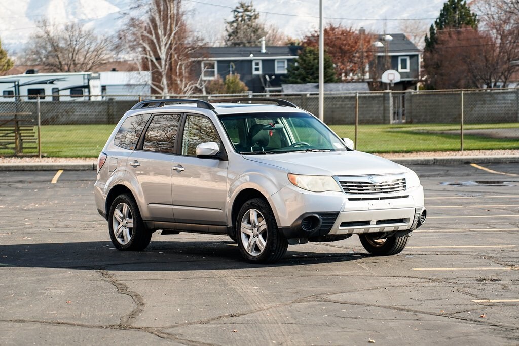 2010 Subaru Forester 2.5X Premium photo 3