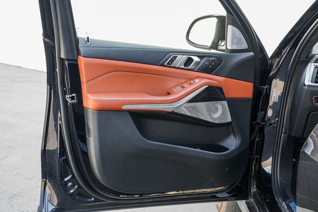 2025 BMW X7 M60i - Photo 9