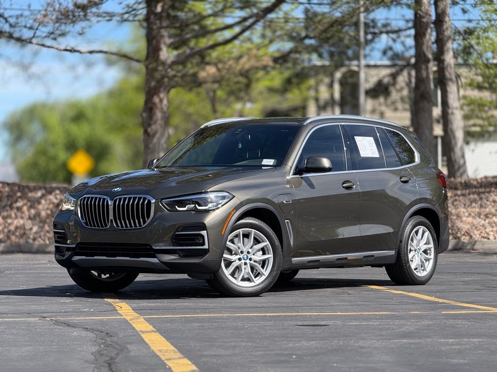 2023 BMW X5 xDrive45e's photo