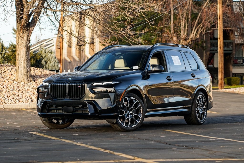 2025 BMW X7 M60i's photo