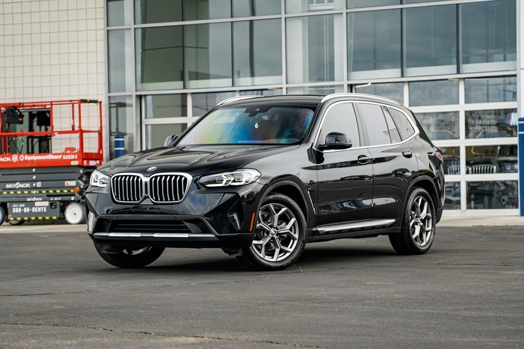 2022 BMW X3 30i's photo