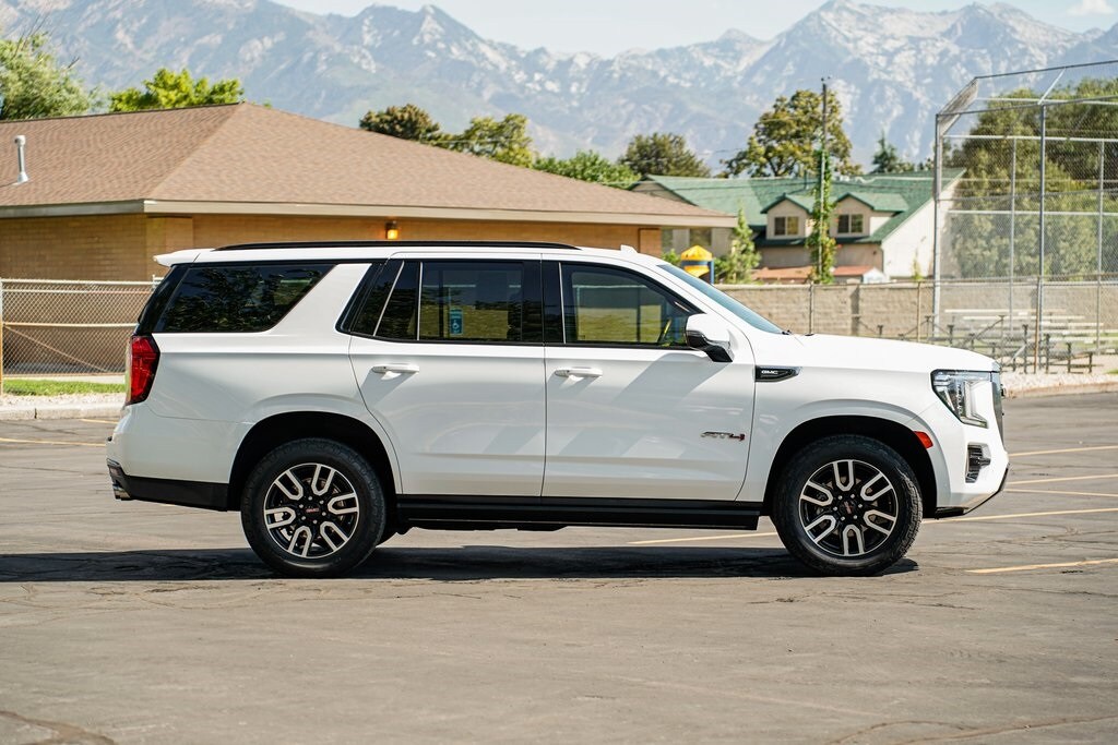 2022 Gmc Yukon AT4 photo 2