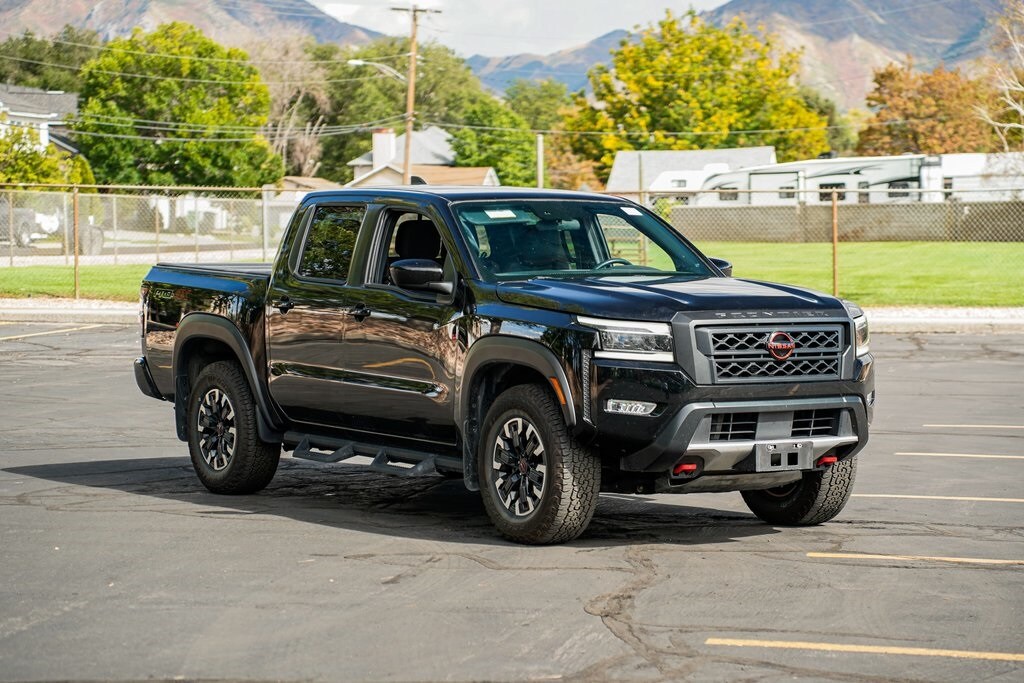 2022 Nissan Frontier PRO-4X photo 3