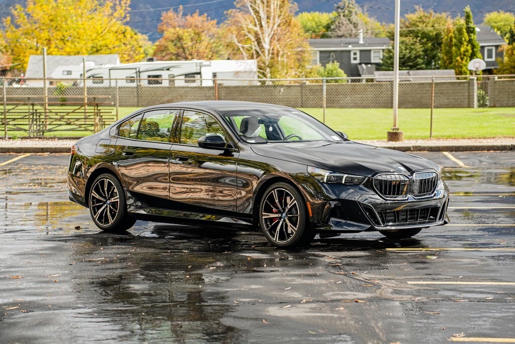 2025 Bmw 550e xDrive photo 3