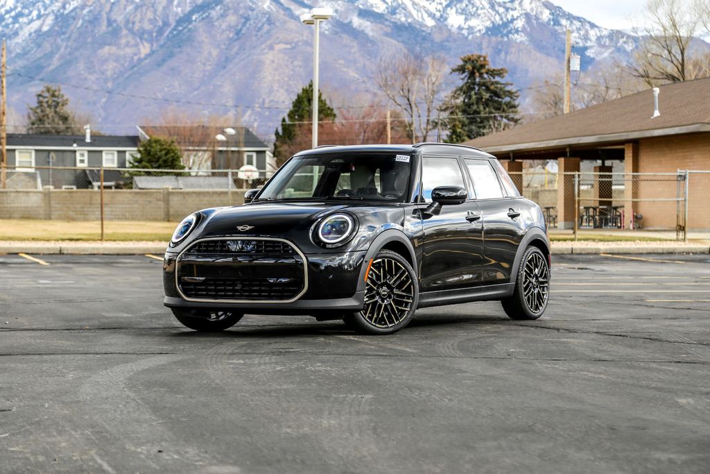 2026 MINI Hardtop's photo
