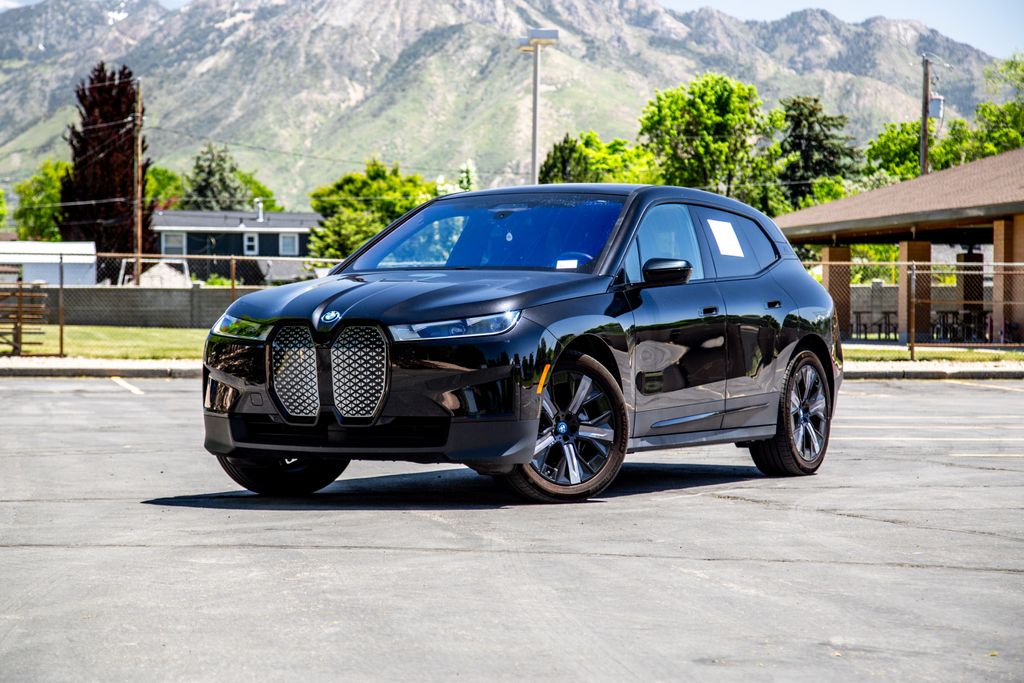 2024 BMW iX xDrive50's photo