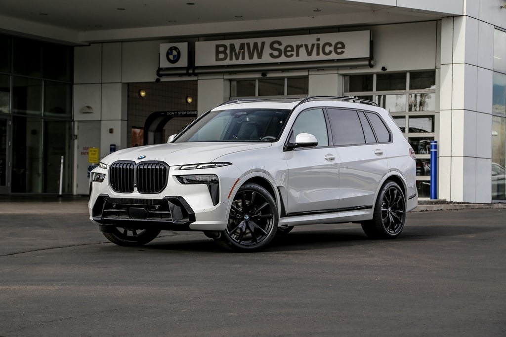 2026 BMW X7 40i's photo