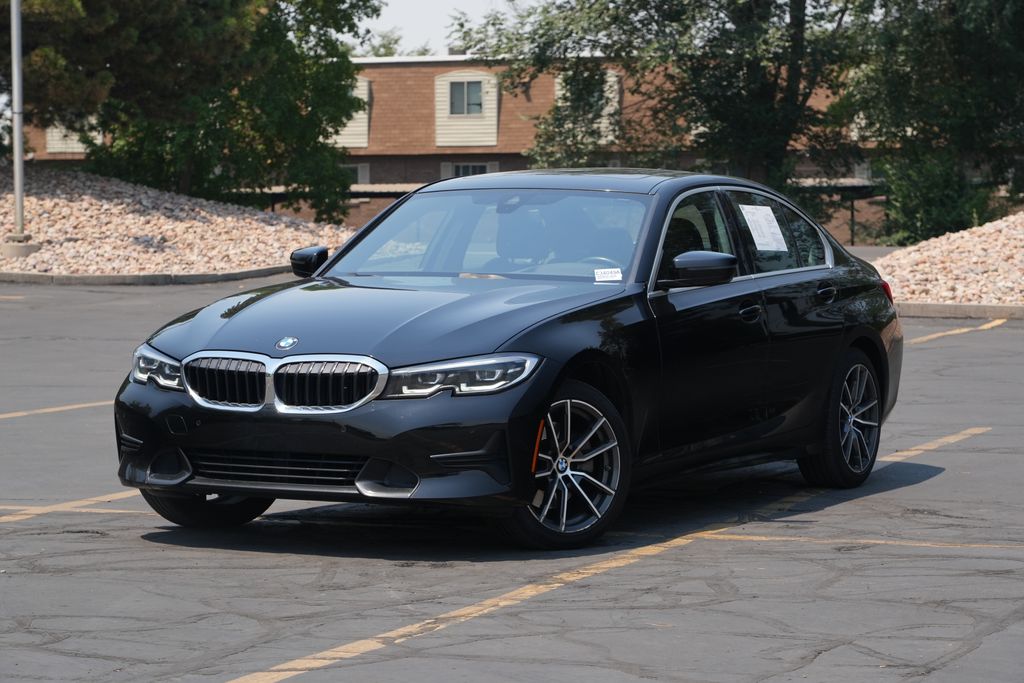 2021 BMW 3 Series 330i xDrive Sedan's photo