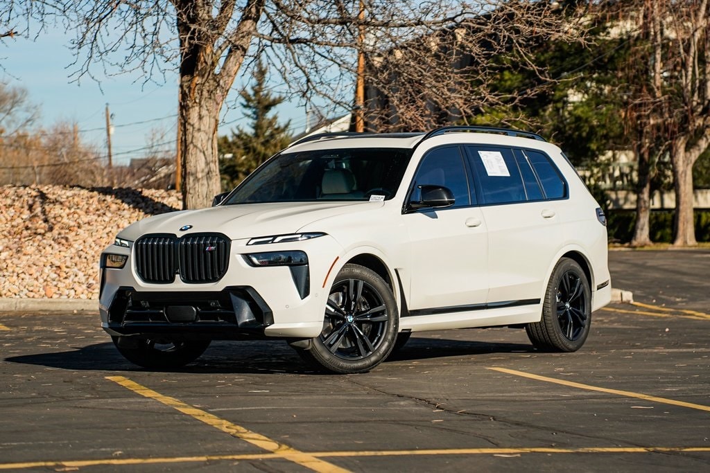 2023 BMW X7 M60i's photo