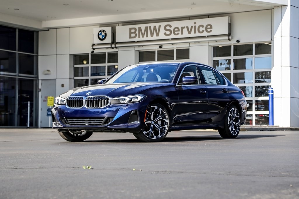 2026 BMW 3 Series 330i's photo