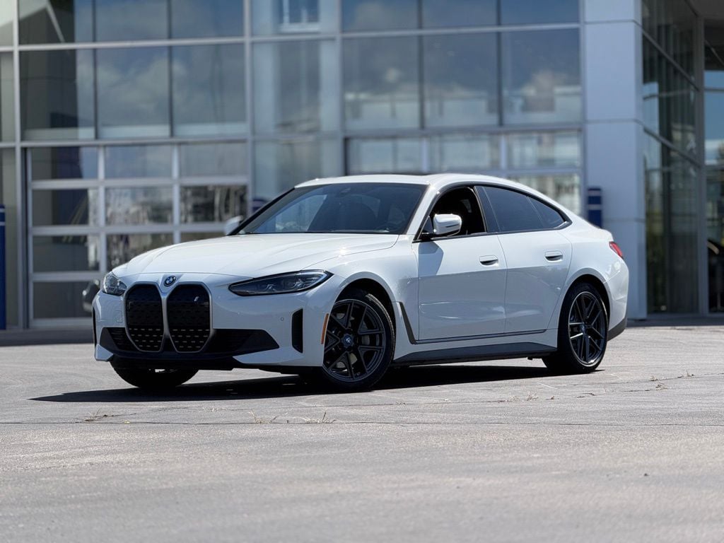 2023 BMW i4 eDrive35's photo