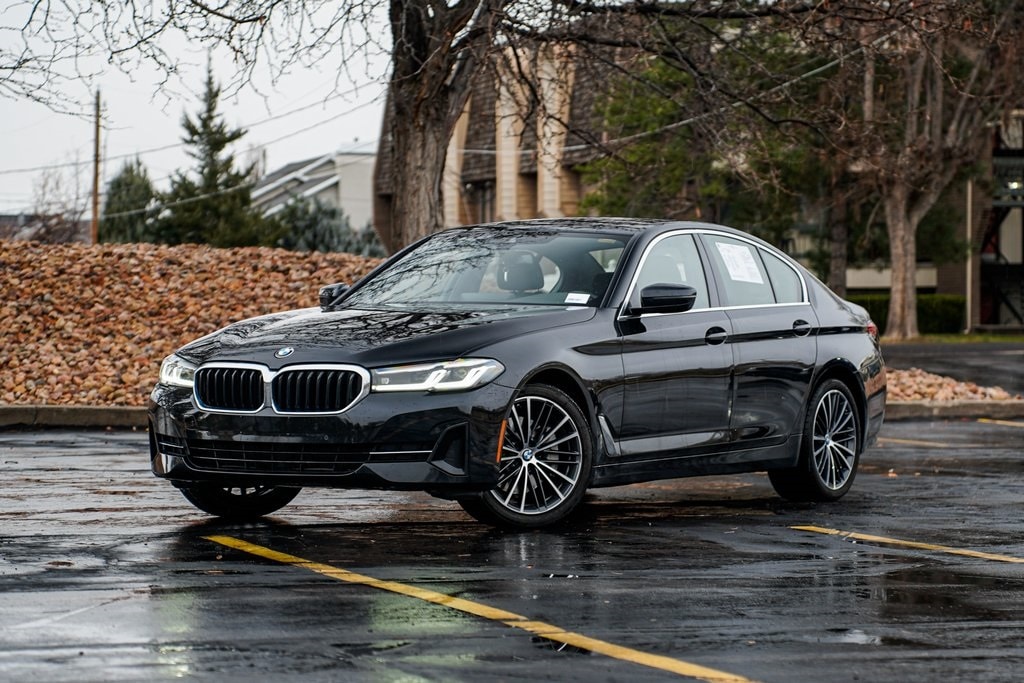 2022 BMW 5 Series 530i's photo