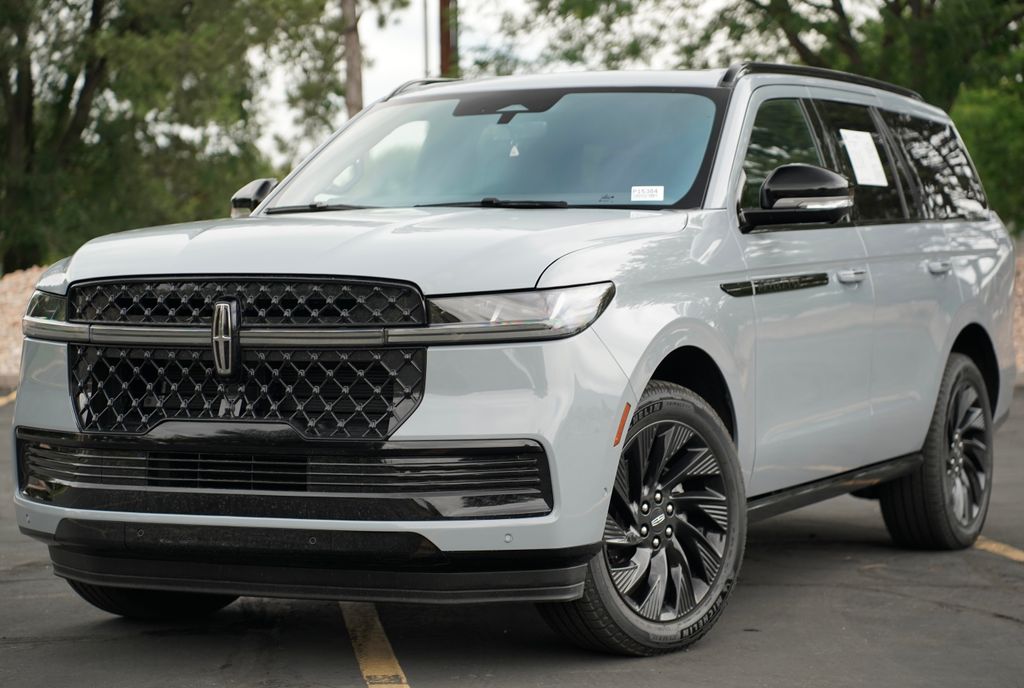 2025 Lincoln Navigator Reserve 4WD's photo