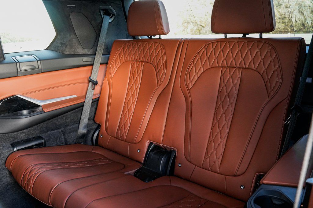 2025 BMW X7 M60i - Photo 23