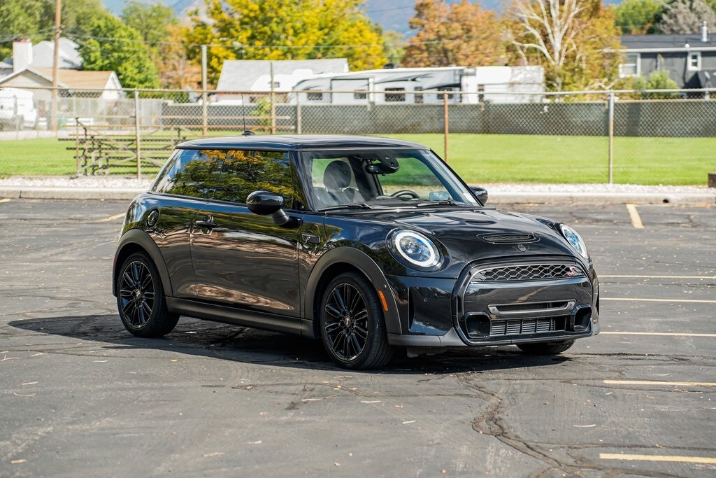 2023 Mini Cooper 2 Door Hardtop S photo 3