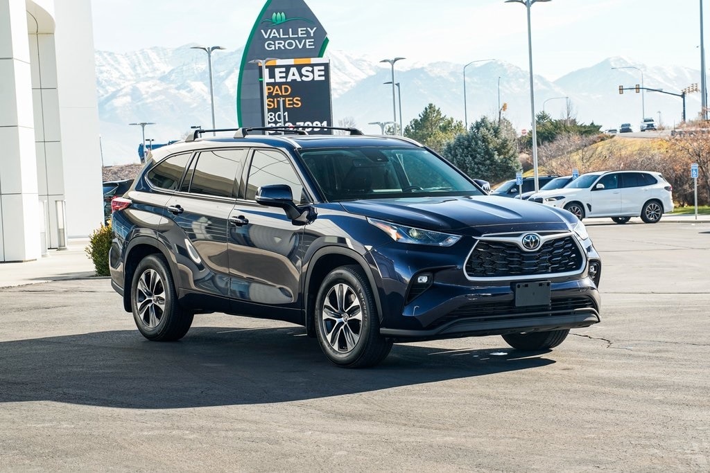 Used 2022 Toyota Highlander XLE SUV