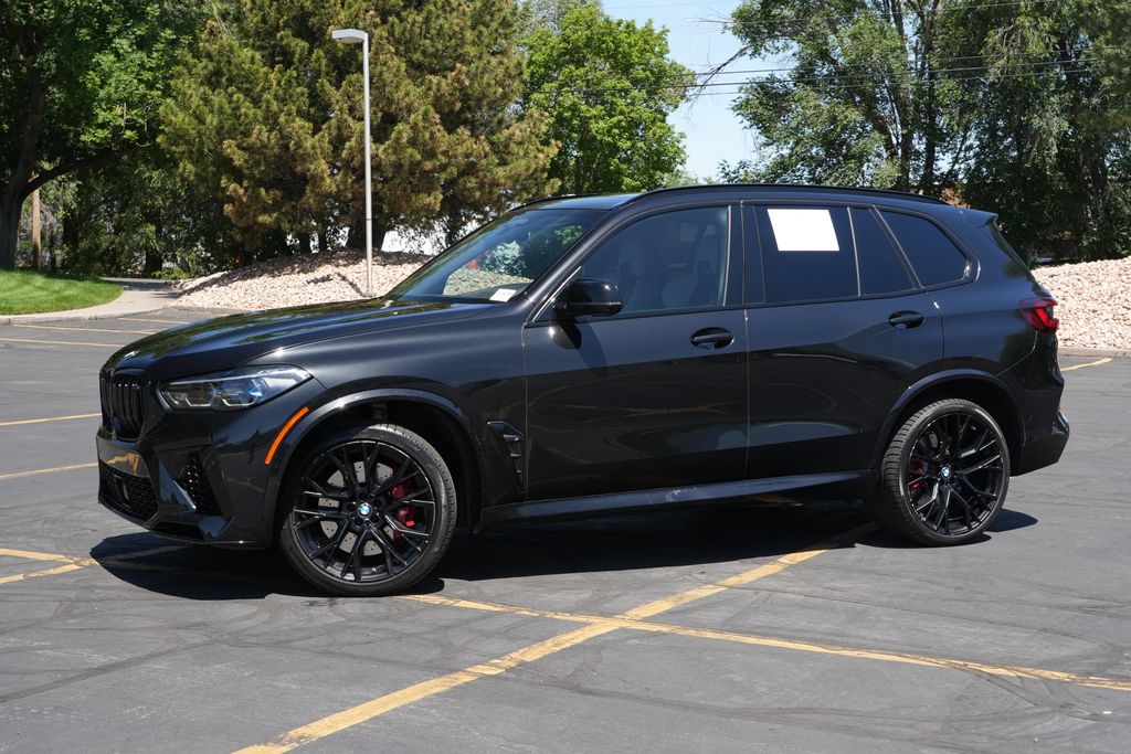 2022 BMW X5 M -'s photo