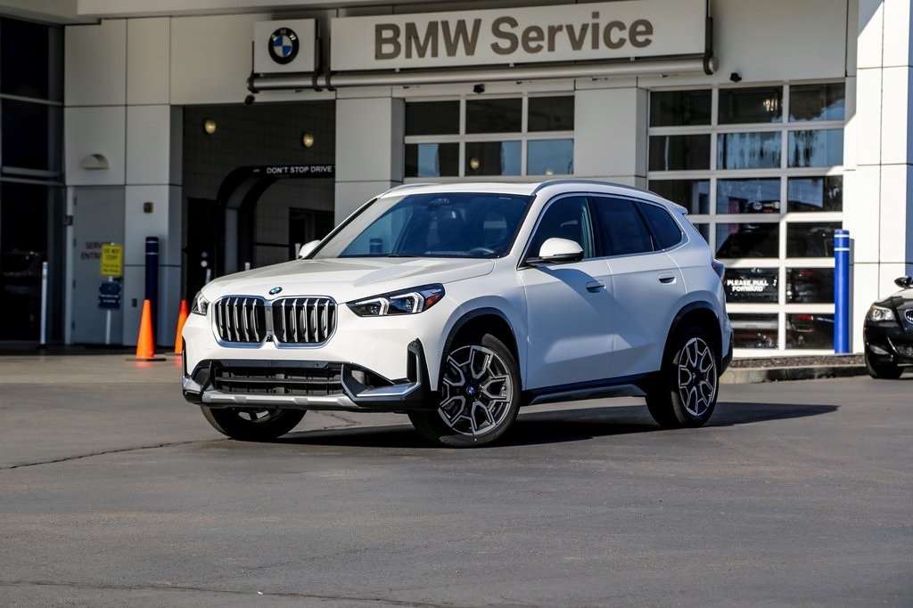2026 BMW X1 28i's photo