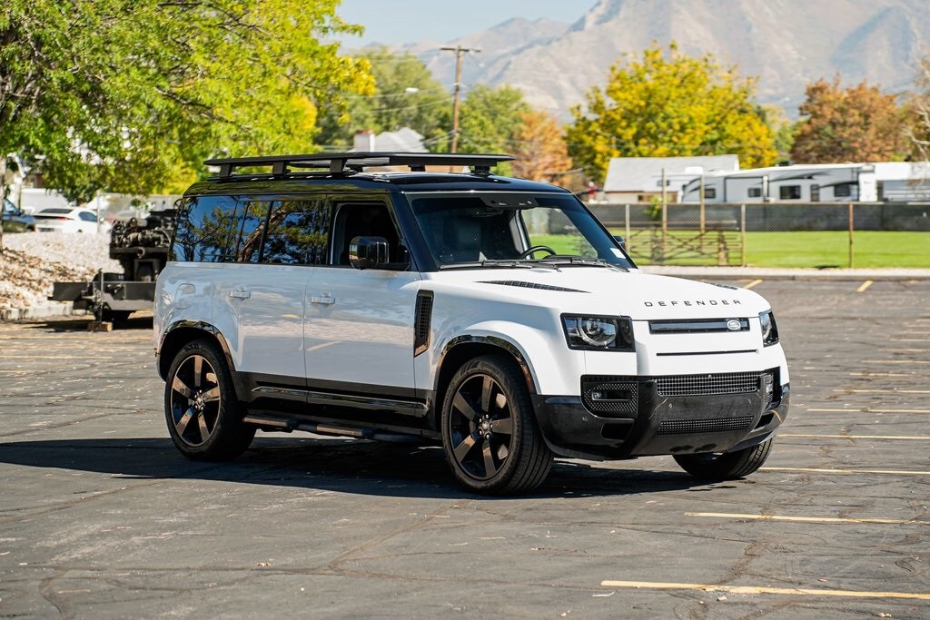 2025 Land Rover Defender 110 X-Dynamic SE photo 3