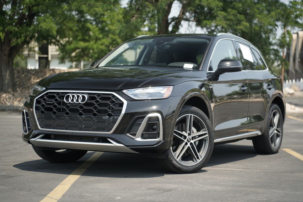 2024 Audi Q5 55 e Premium Plus's photo
