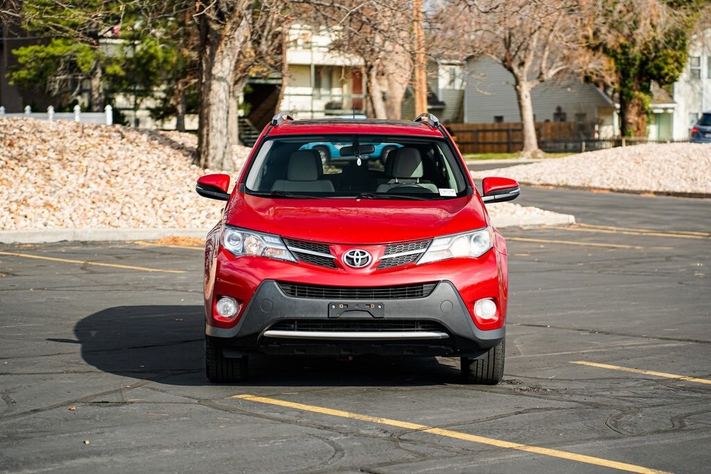 2015 Toyota RAV4 XLE photo 2