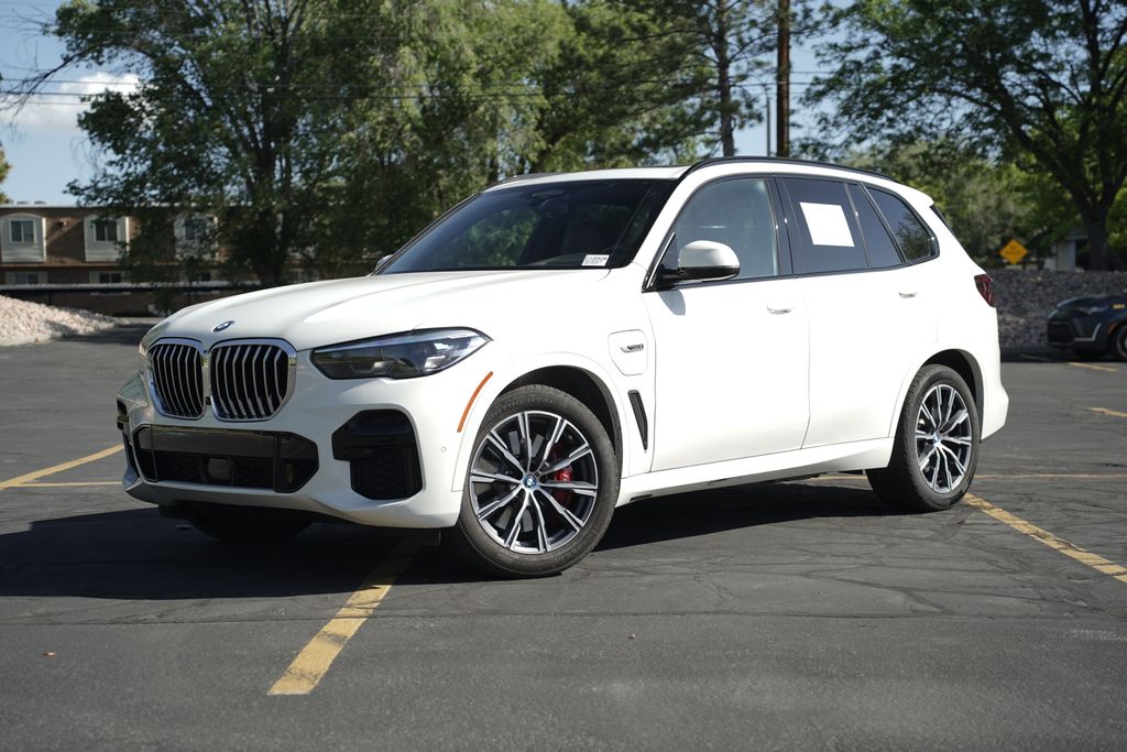 2022 BMW X5 xDrive45e's photo