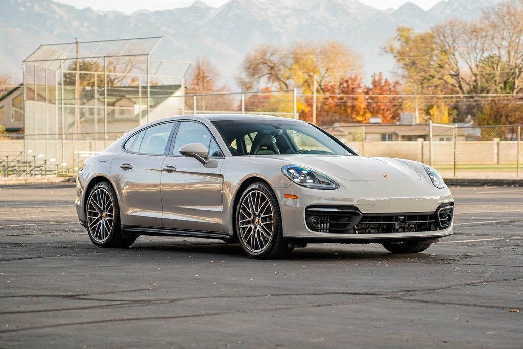 2023 Porsche Panamera 4 Platinum photo 3