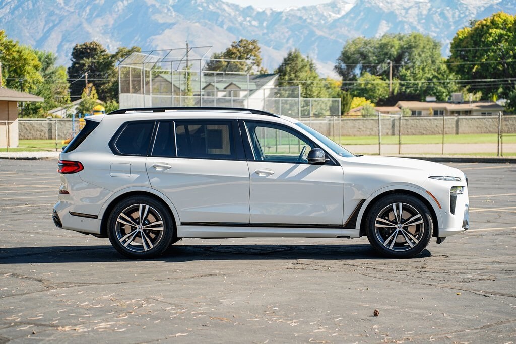2023 Bmw X7 M60i photo 3