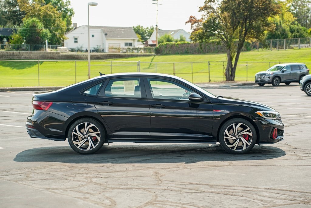 2023 Volkswagen Jetta GLI 2.0T Autobahn photo 3