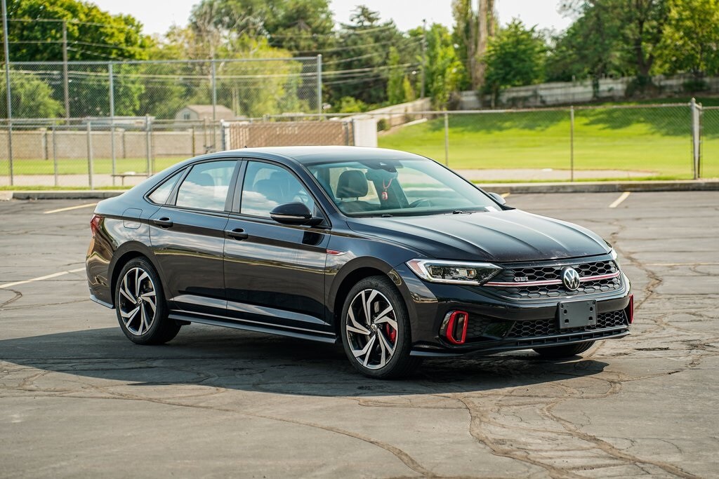 2023 Volkswagen Jetta GLI 2.0T Autobahn photo 2