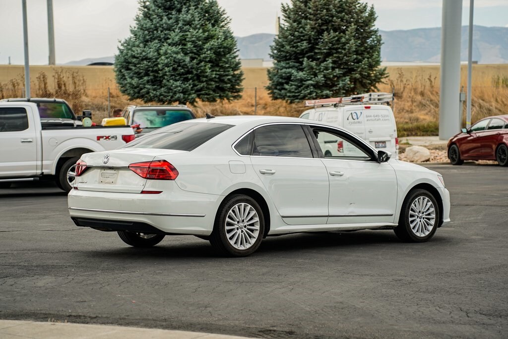 2016 Volkswagen Passat SE photo 3