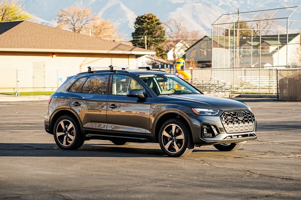 2022 Audi Q5 45 S line Premium photo 3