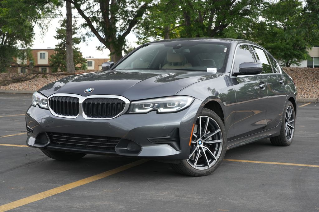 2021 BMW 3 Series 330i xDrive Sedan's photo