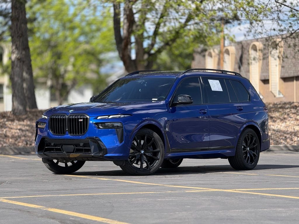 2024 BMW X7 M60i's photo