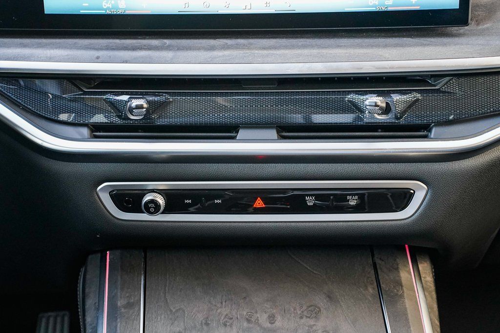 2026 BMW X7 40i - Photo 14