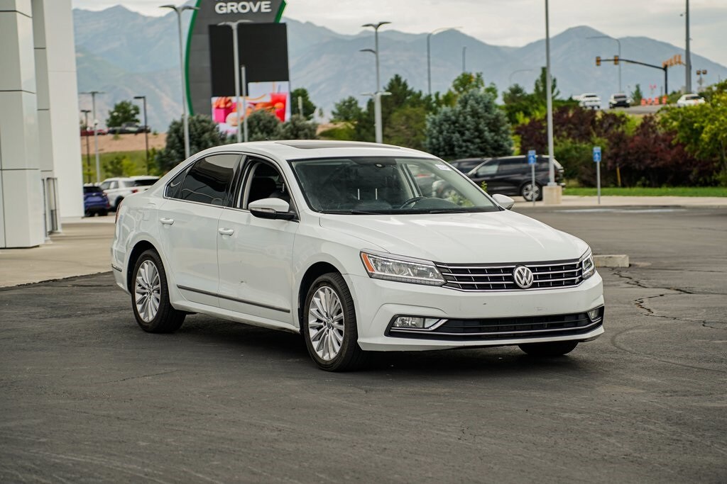 2016 Volkswagen Passat SE photo 2