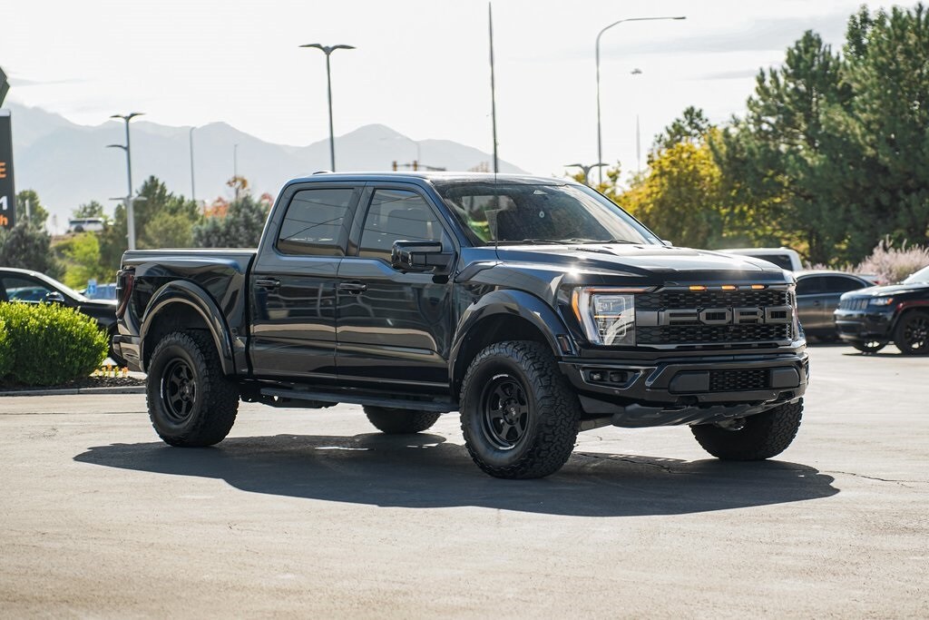 2023 Ford F-150 Raptor photo 3