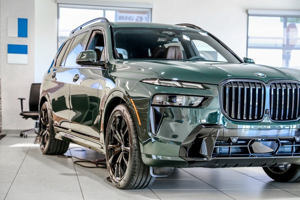 New 2026 BMW X7 xDrive40i SUV