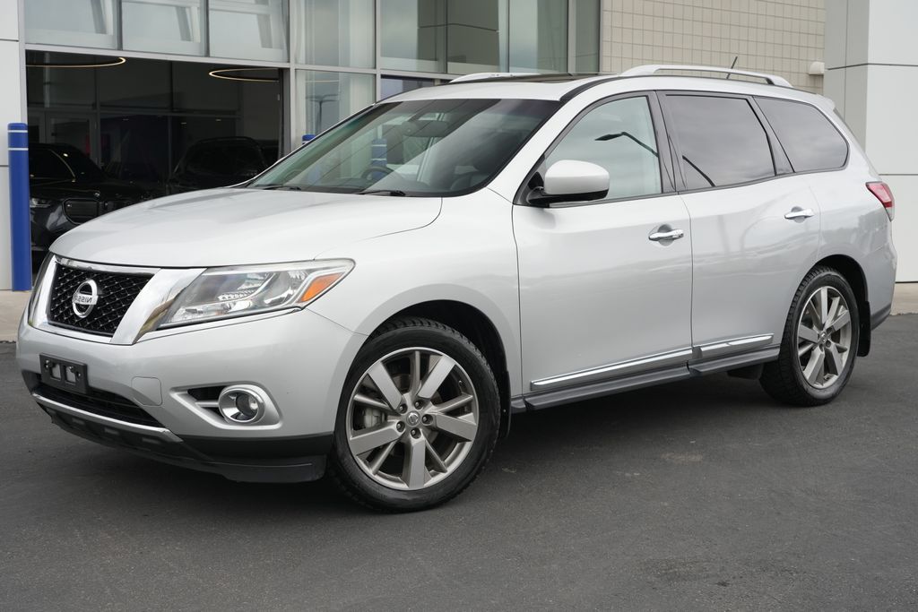 2016 Nissan Pathfinder Platinum 2WD's photo