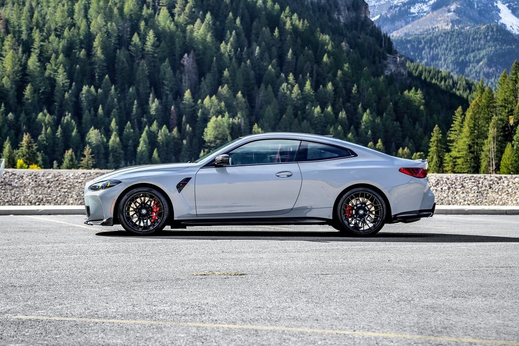 2025 Bmw M4 CS photo 2