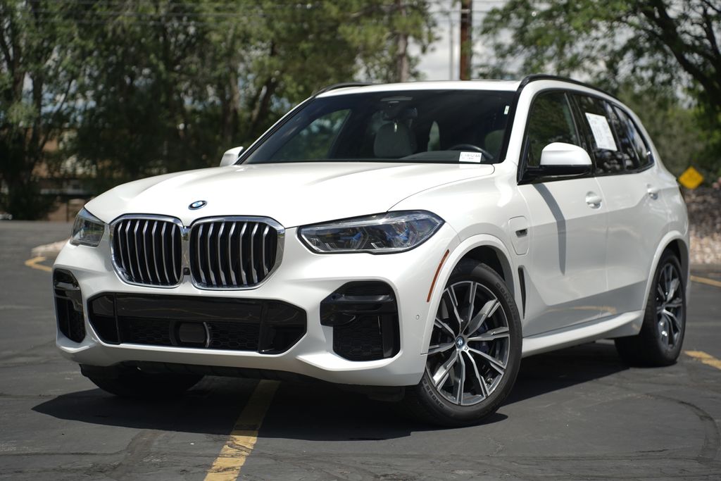 2023 BMW X5 xDrive45e's photo