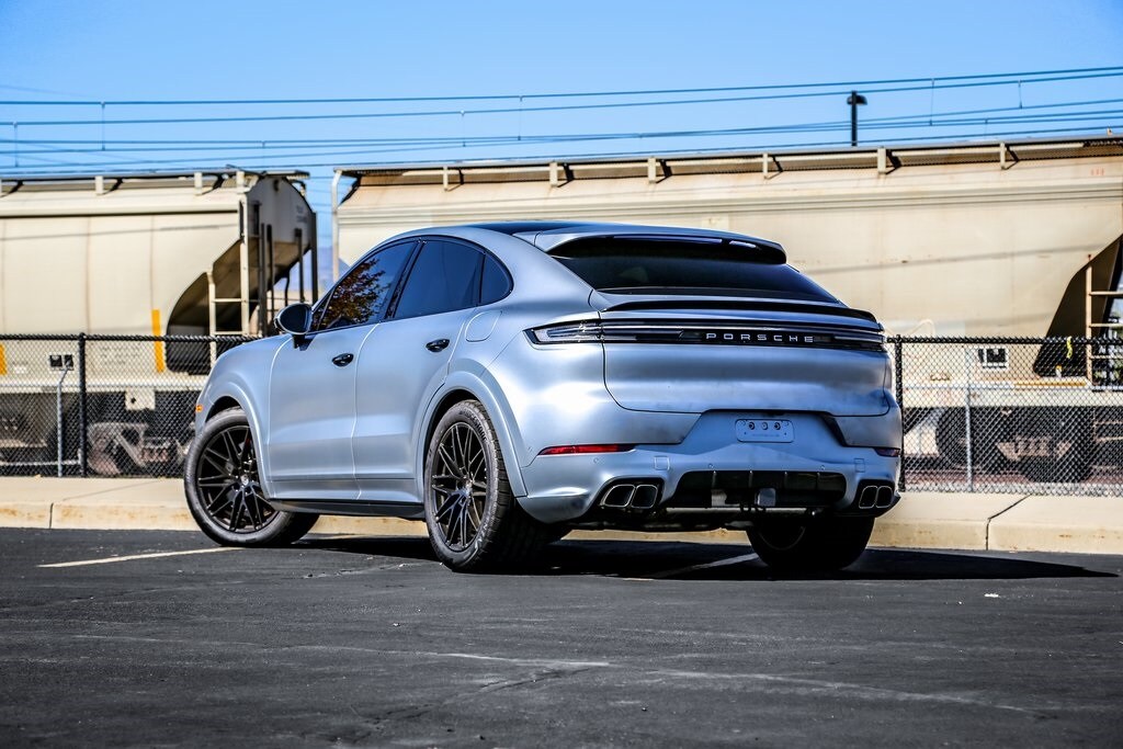 2025 Porsche Cayenne E-Hybrid Coupe Turbo photo 2