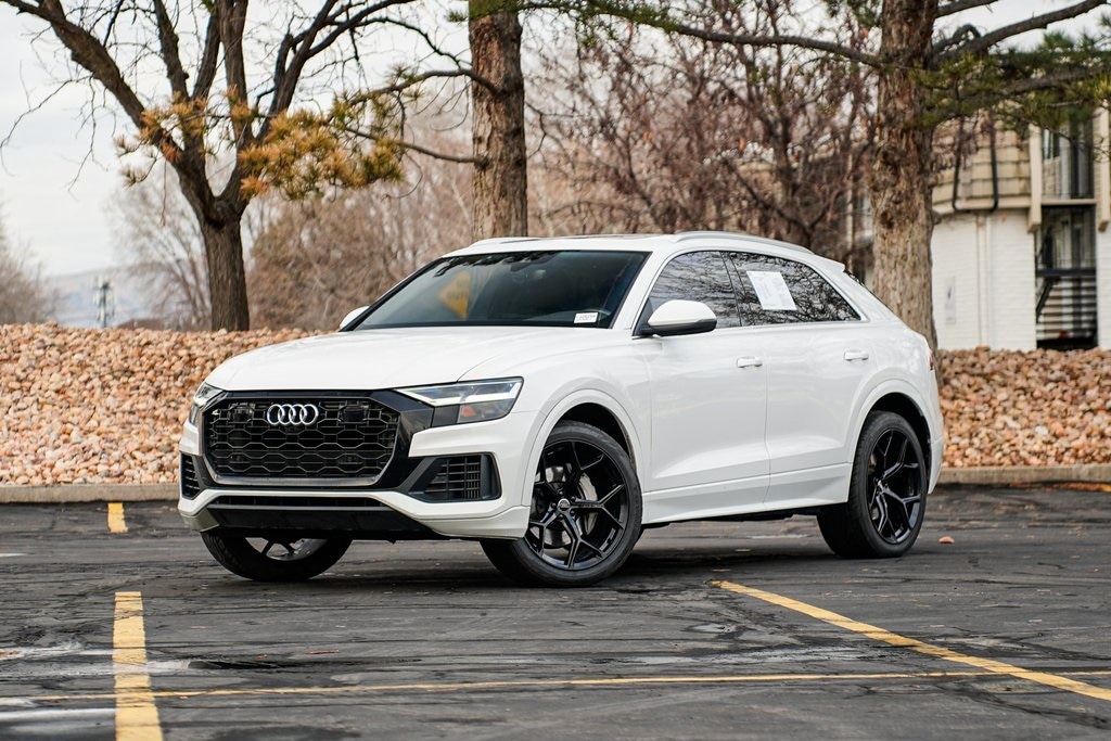 2019 Audi Q8 Premium's photo