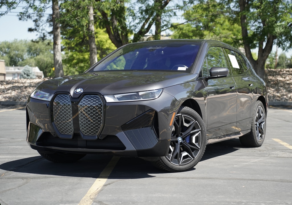 2024 BMW iX xDrive50's photo