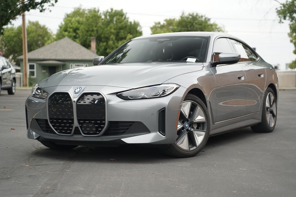 2023 BMW i4 eDrive40's photo