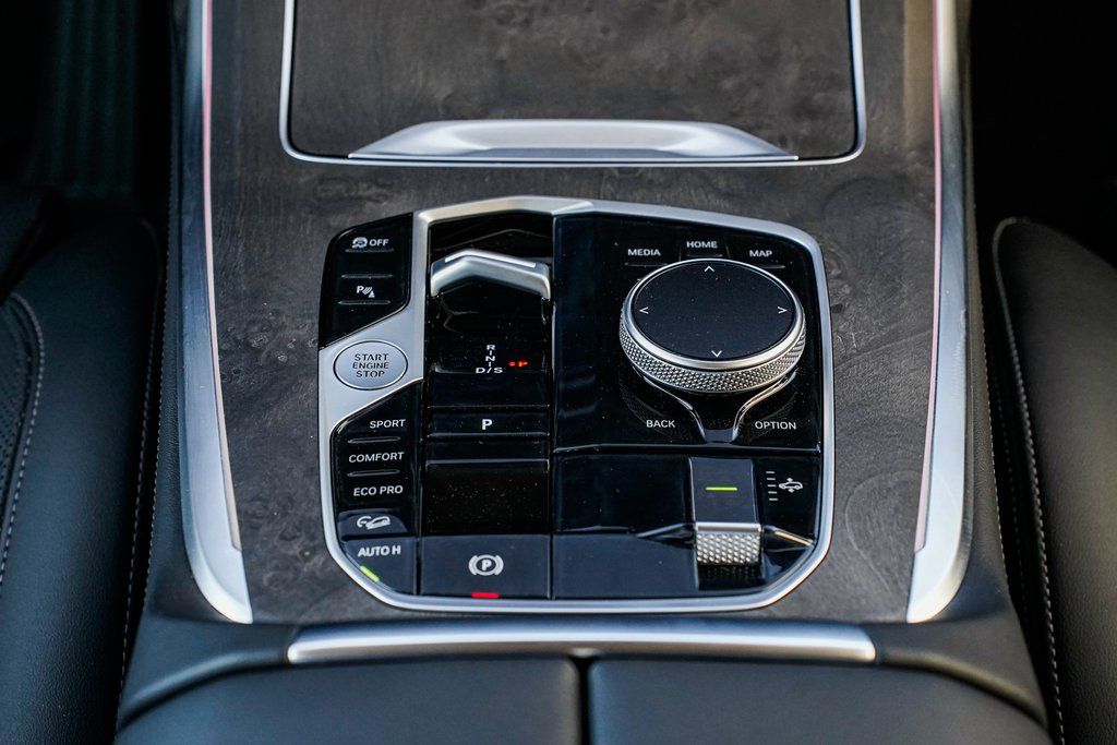 2026 BMW X7 40i - Photo 15