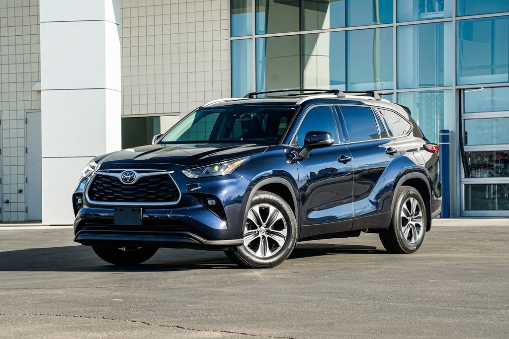 2022 Toyota Highlander XLE's photo
