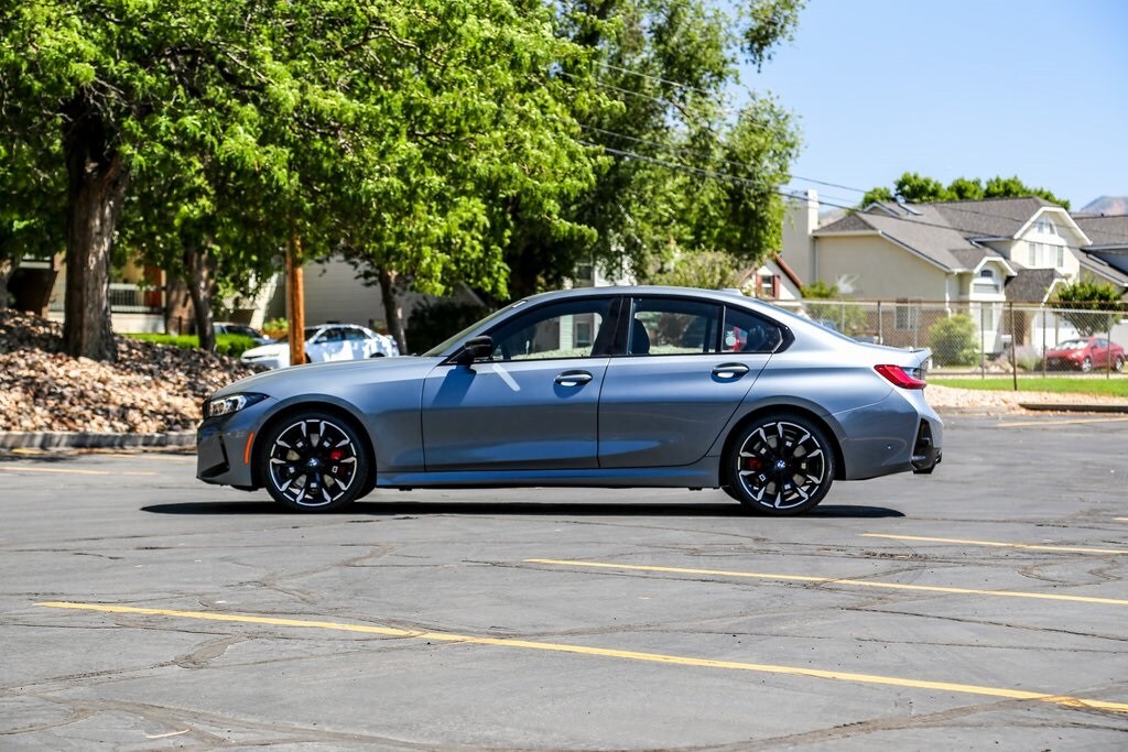 2025 Bmw 330i xDrive photo 2